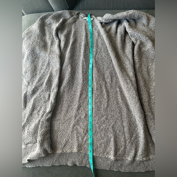 Community Ionic Cape - Picture 10 of 10